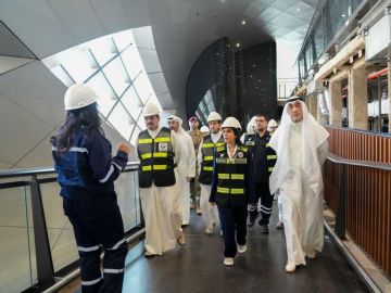 سمو رئيس الوزراء يقوم بجولة تفقدية لمشروع مبنى الركاب الجديد T2