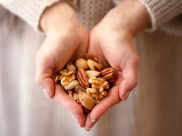 الجوز.. حفنة يوميا تعزز صحة الخلايا وتحد من نمو الأورام