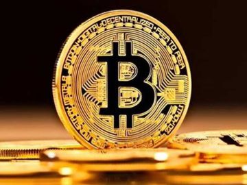 عملة بيتكوين تهوي إلى أقل من 82 ألف دولار