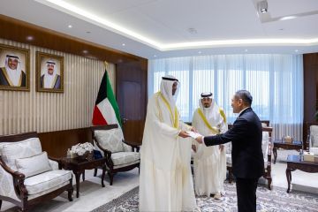 اليحيا تسلم أوراق اعتماد سفير بروناي الجديد