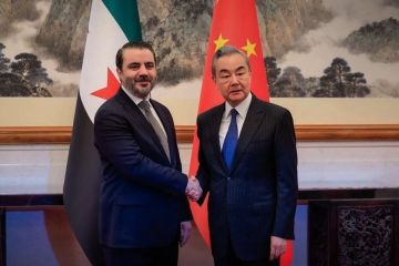 وزير الخارجية الصيني مستقبلا نظيره السوري: ندعم جهود إحلال السلام في سورية