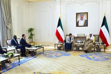 سمو ولي العهد يستقبل رئيسة اللجنة الدولية للصليب الأحمر والمدير العام للجنة