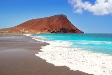 الأمواج في الكناري... قاتلة الأمواج في الكناري... قاتلة