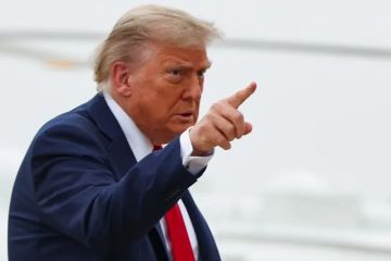 ترامب يعتزم مطالبة بي بي سي بخمسة مليارات دولار ترامب يعتزم مطالبة بي بي سي بخمسة مليارات دولار