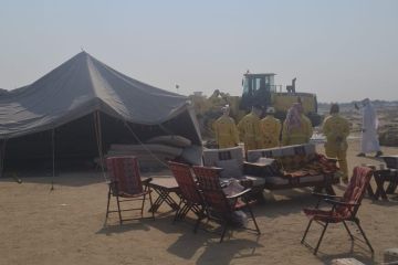 إزالة 51 مخيما ورفع 3 شاليهات و كونتينر في اسطبلات الأحمدي إزالة 51 مخيما ورفع 3 شاليهات و كونتينر في اسطبلات الأحمدي