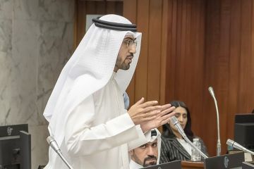 المطيري يسأل عن لوائح المخيمات والمظلات وزراعة المساحات المملوكة للدولة المطيري يسأل عن لوائح المخيمات والمظلات وزراعة المساحات المملوكة للدولة