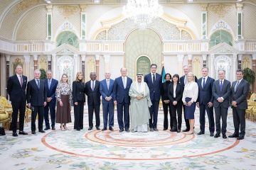 سمو الأمير يستقبل رئيس مجلس الإدارة والرئيس التنفيذي لشركة بلاك روك سمو الأمير يستقبل رئيس مجلس الإدارة والرئيس التنفيذي لشركة بلاك روك