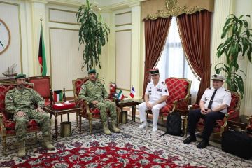 وكيل الحرس الوطني يبحث مع الملحق العسكري الفرنسي موضوعات مشتركة وكيل الحرس الوطني يبحث مع الملحق العسكري الفرنسي موضوعات مشتركة