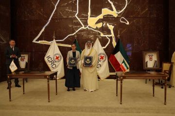 الكويتي للتنمية يوقع اتفاقية منحة مع الصليب الأحمر بقيمة 2.5 مليون دولار الكويتي للتنمية يوقع اتفاقية منحة مع الصليب الأحمر بقيمة 2.5 مليون دولار