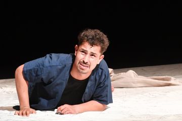 عرجوب يروي معاناته في الكويت للمونودراما عرجوب يروي معاناته في الكويت للمونودراما