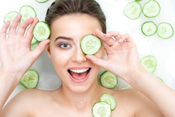 الخيار ينعش البشرة ويقلل التجاعيد الخيار ينعش البشرة ويقلل التجاعيد