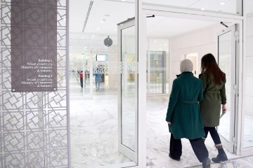  التجارة الرقمية حظر على مؤثري السوشيال ميديا تضليل المستهلكين... ونظم المزادات الإلكترونية