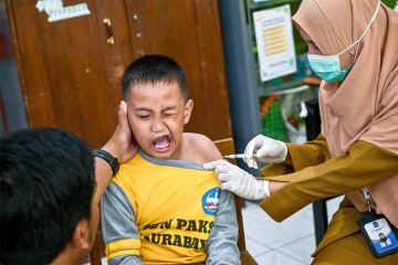 في دال... الأمطار تجرف الأطفال