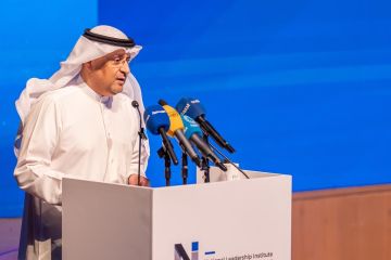 وزير الاتصالات: ضرورة التوازن بين التطور التكنولوجي والبعد الإنساني في القيادة وصنع القرار