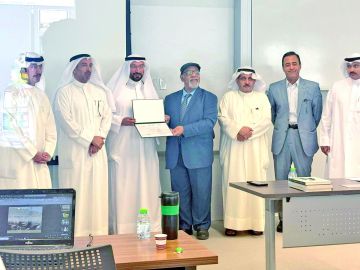 الدويش: فخار العبيد أقدم صناعة في الخليج الدويش: فخار العبيد أقدم صناعة في الخليج