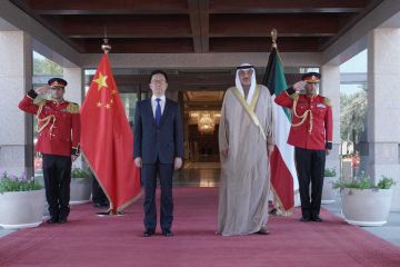 سمو ولي العهد يستقبل نائب الرئيس الصيني بمناسبة زيارته الرسمية للبلاد سمو ولي العهد يستقبل نائب الرئيس الصيني بمناسبة زيارته الرسمية للبلاد