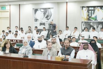 سناء البياتي تحاضر ب القانون العالمية عن الصفر اللغوي 