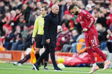 آرني سلوت: ليفربول  تجاوز  أزمة تصريحات محمد صلاح