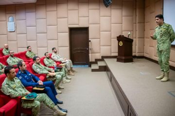 وكيل الحرس الوطني تفقد عددا من الدورات في معسكر الصمود وكيل الحرس الوطني تفقد عددا من الدورات في معسكر الصمود