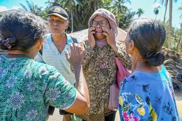 ارتفاع ضحايا فيضانات سومطرة واللاجئون مليون