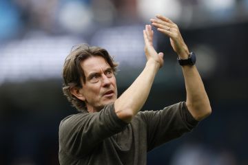 فرانك يوضح سبب إراحة لاعبي توتنهام