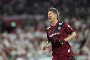 أسطورة اليابان الملك كازو يوقع مع فريق جديد عن 58 عاما