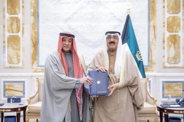 سمو الأمير يتسلم تقريرا حول رئاسة الكويت للدورة الـ45 لمجلس التعاون