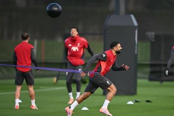 استبعاد محمد صلاح من تشكيلة ليفربول المغادرة إلى ميلانو