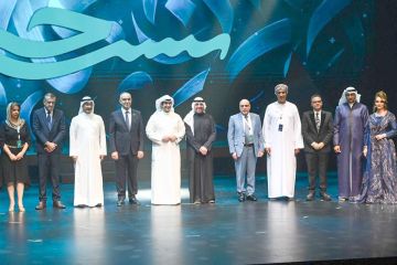  زبانية ... لوحة رمزية لصراع الإنسان ومصير الطغاة