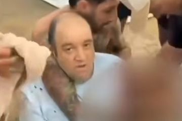 حملة تبرعات لـ بطل بونداي تصل إلى مليون دولار حملة تبرعات لـ بطل بونداي تصل إلى مليون دولار