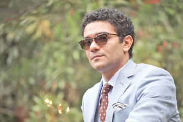 آسر ياسين يروج فيلم إن غاب القط 