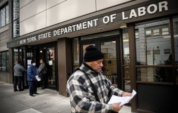 انخفاض مفاجئ في طلبات إعانة البطالة الأمريكية