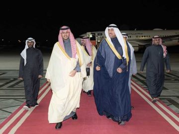 الأمير تركي بن محمد يصل البلاد في زيارة رسمية