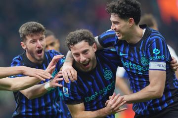 إنتر يقسو على كومو برباعية ويعتلي صدارة الدوري الإيطالي مؤقتا إنتر يقسو على كومو برباعية ويعتلي صدارة الدوري الإيطالي مؤقتا