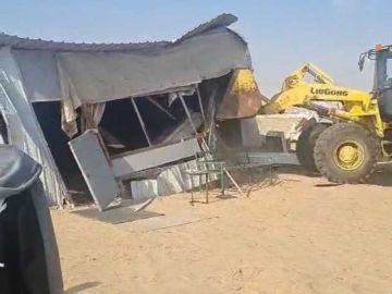 البلدية تزيل الجواخير المخالفة في منطقة كبد البلدية تزيل الجواخير المخالفة في منطقة كبد