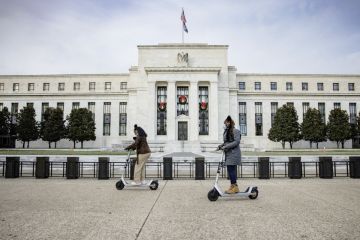 الشال: خفض الفائدة خبر جيد للدول المثقلة بديون أجنبية الشال: خفض الفائدة خبر جيد للدول المثقلة بديون أجنبية