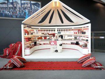 افتتاح أول منفذ لبيع منتجات السدو.. في مطار الكويت