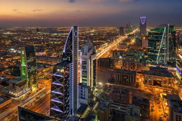 الإمارات وعمان ترحبان بجهود السعودية في دعم أمن اليمن واستقراره