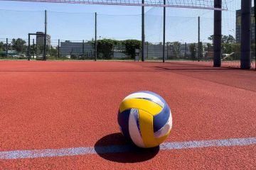 مباراتان في دوري الـطائرة