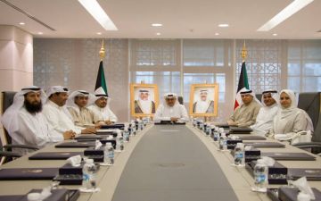 وزير المالية الكويتي يستعرض سبل التعاون مع العربية للاستثمار والأمن الغذائي وزير المالية الكويتي يستعرض سبل التعاون مع العربية للاستثمار والأمن الغذائي