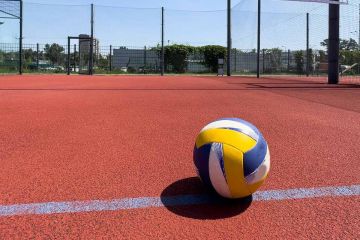  طائرة  الأبيض يسعى للانفراد بقمة  التمهيدي  أمام برقان