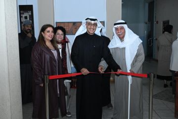 بوحمد يستحضر الذاكرة والمكان في معرض بين البحر والبر 