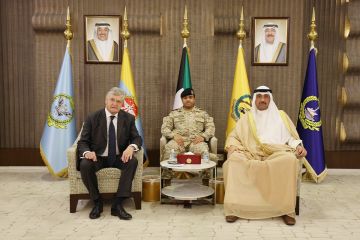 وزير الدفاع يبحث ووزير الشؤون التجارية الخارجية الفرنسي موضوعات مشتركة وزير الدفاع يبحث ووزير الشؤون التجارية الخارجية الفرنسي موضوعات مشتركة