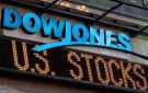  داو جونز يضيف 500 نقطة