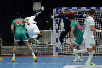 كأس العرب لليد.. تونس والسعودية تتغلبان على المغرب والعراق في «تحديد المراكز» كأس العرب لليد.. تونس والسعودية تتغلبان على المغرب والعراق في «تحديد المراكز»