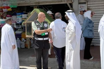  الزراعة : غلق محال لبيع الأعلاف في سوق الطيور