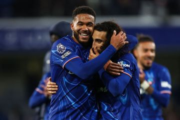 تشيلسي يتغلب على يونايتد ليحافظ على آماله في التأهل لدوري الأبطال تشيلسي يتغلب على يونايتد ليحافظ على آماله في التأهل لدوري الأبطال