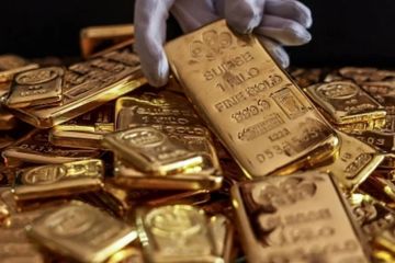 الذهب يصعد بدعم من تجدد الطلب على الملاذ الآمن