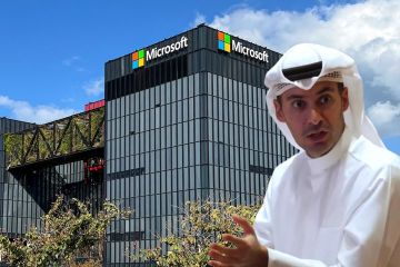 ناصر العبدالجليل.. أول كويتي ينال الجائزة البلاتينية من مايكروسوفت العالمية ناصر العبدالجليل.. أول كويتي ينال الجائزة البلاتينية من مايكروسوفت العالمية