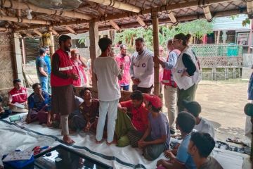 وفد الهلال الأحمر يختتم تفقد مخيمات الروهينغا في بنغلادش وفد الهلال الأحمر يختتم تفقد مخيمات الروهينغا في بنغلادش